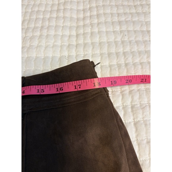 Larry Levine Stretch Sueded Material Brown Skirt, Size 16 - Picture 4 of 6